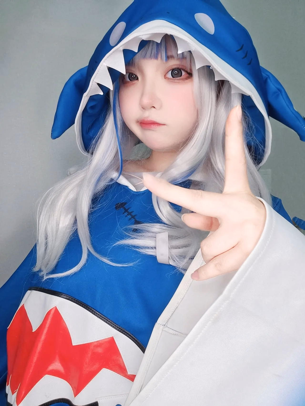 Hamumang - Gawr Gura - hololive VTuber - Cosplay Gallery - 15 Images preview