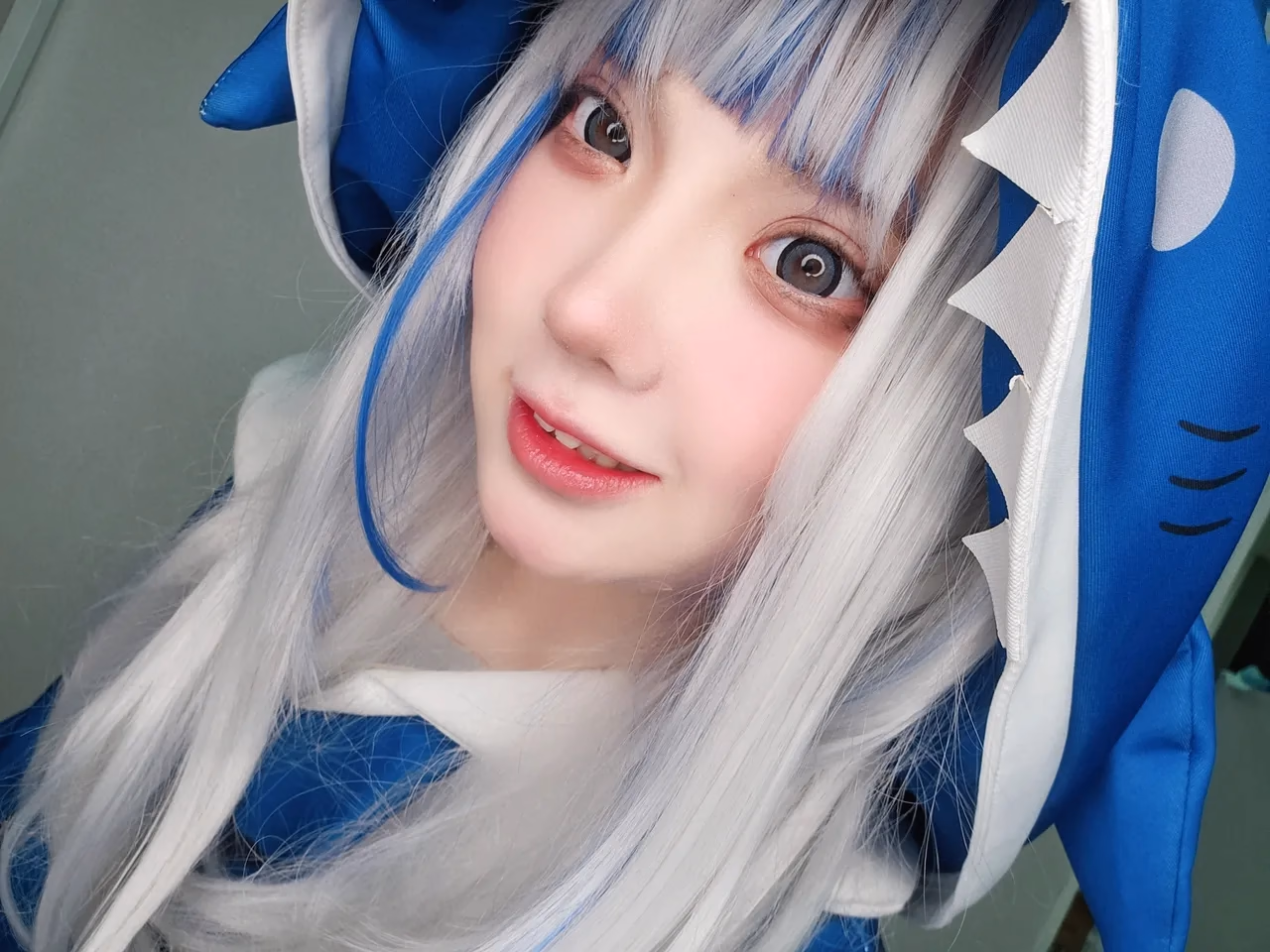 Hamumang as Gawr Gura — cosplay photo 4 of 15