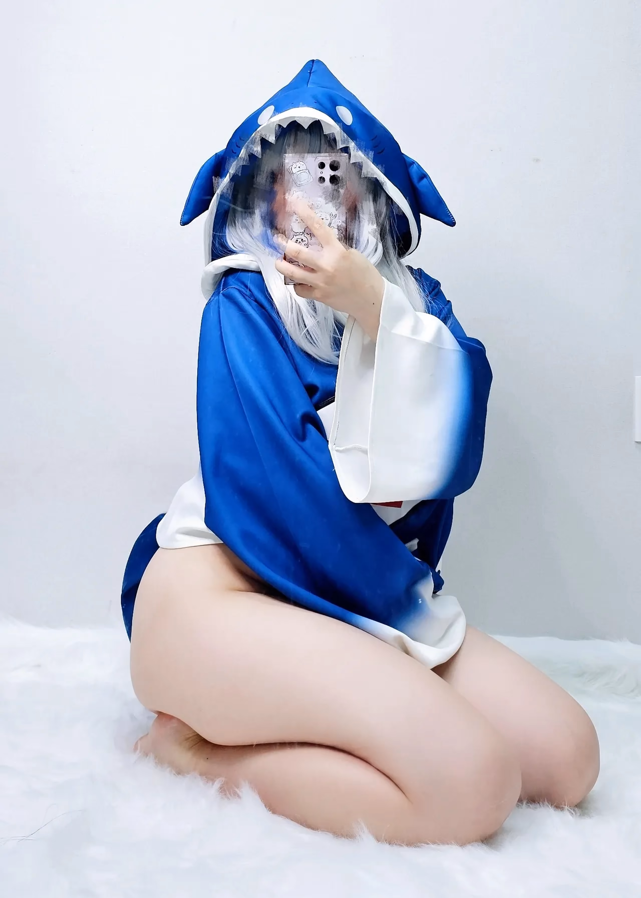 Hamumang as Gawr Gura — cosplay photo 9 of 15