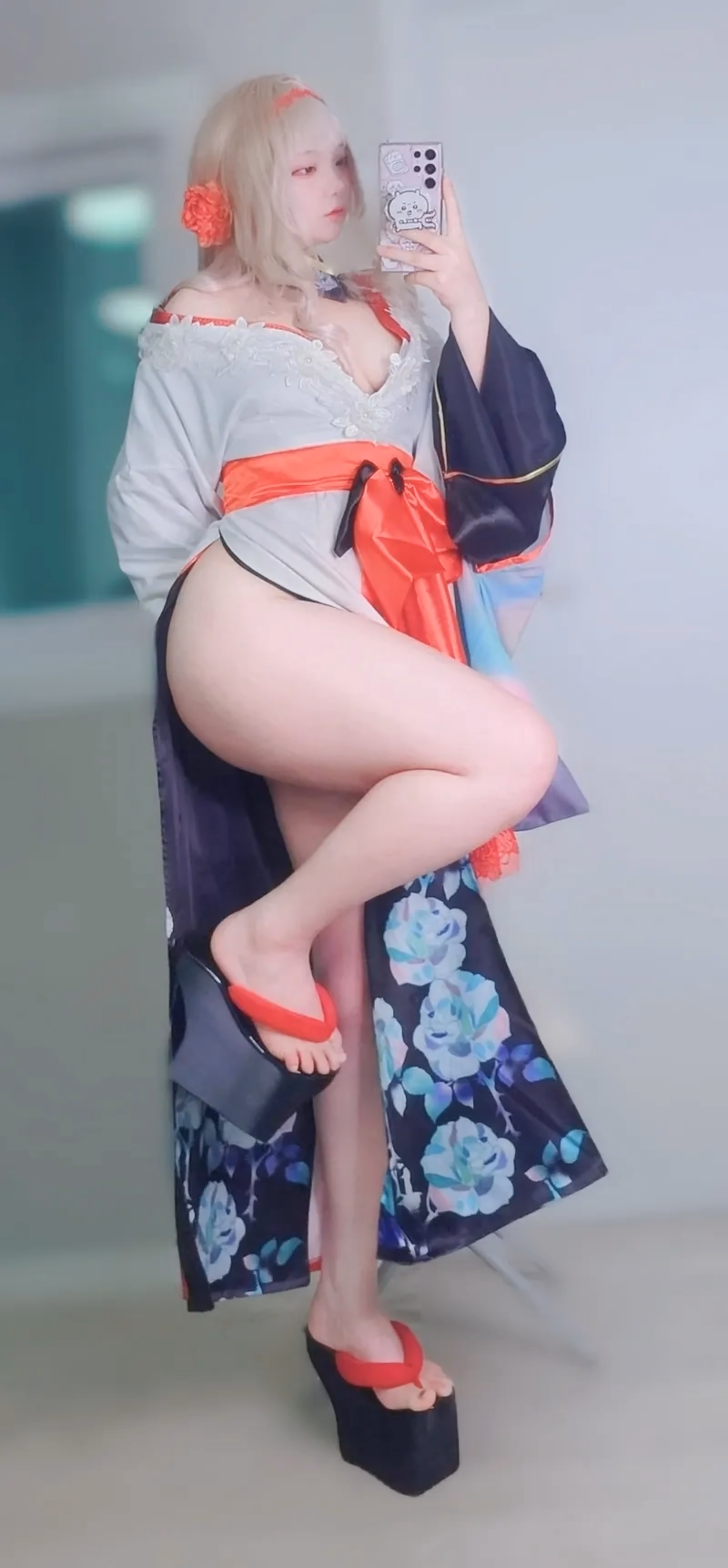 Hamumang as Scarlet — cosplay photo 3 of 19