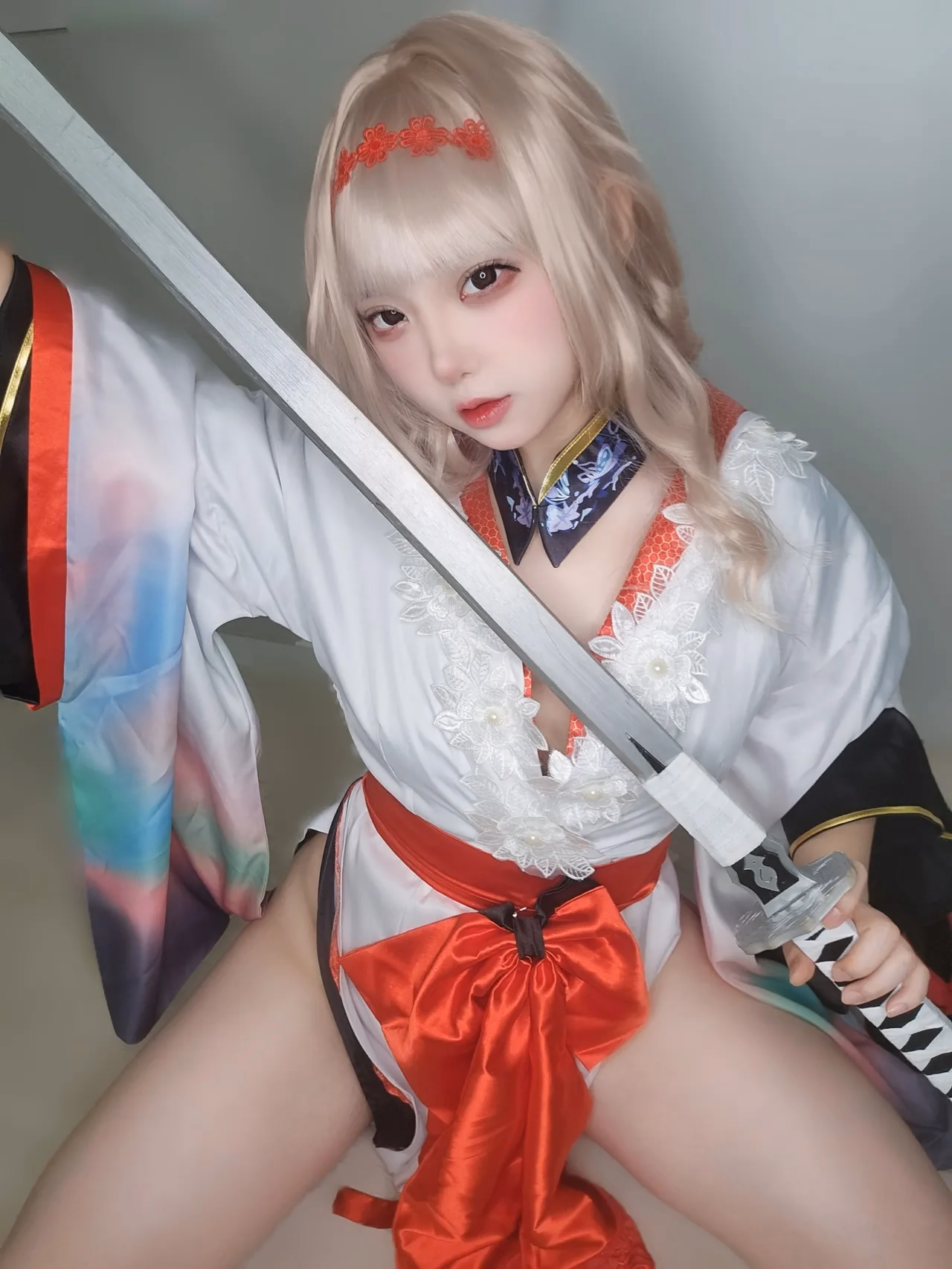 Hamumang as Scarlet — cosplay photo 4 of 19