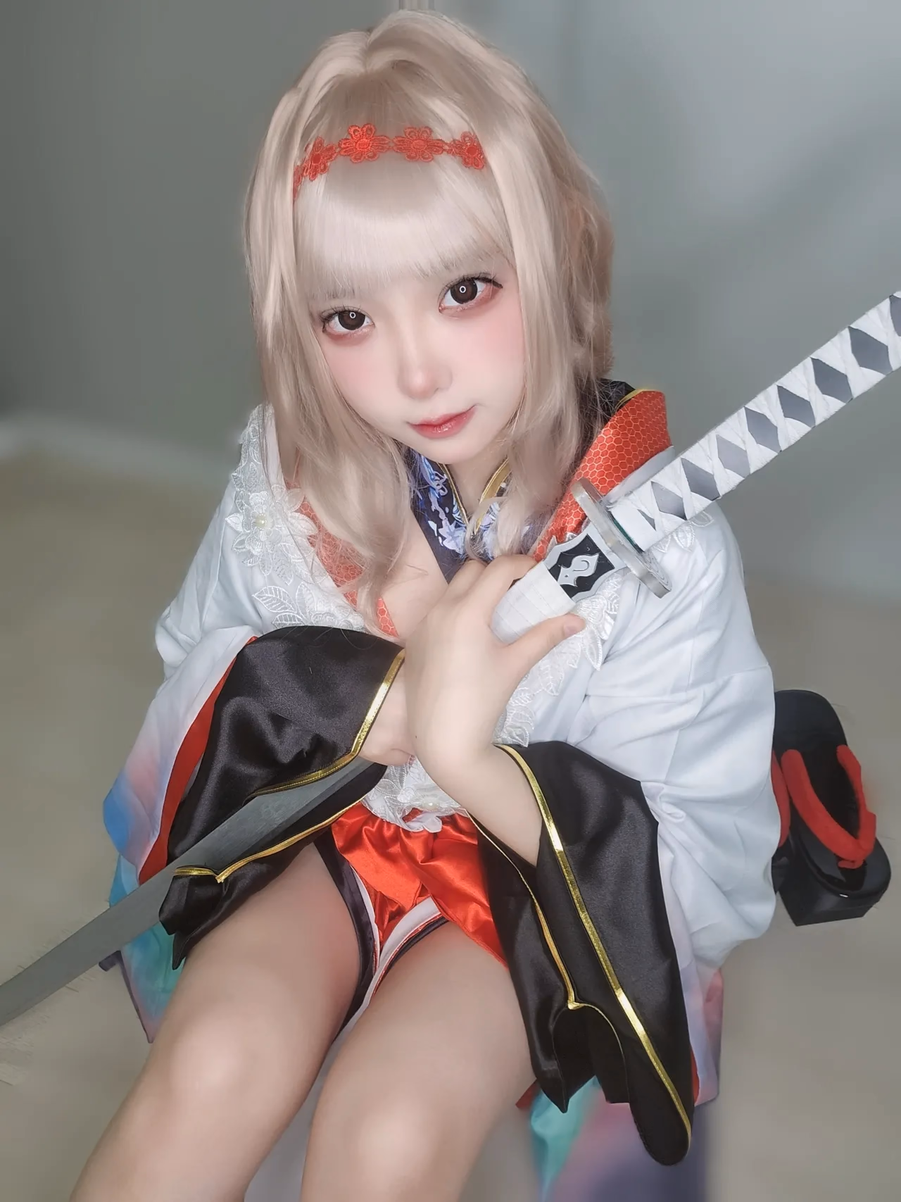 Hamumang as Scarlet — cosplay photo 6 of 19