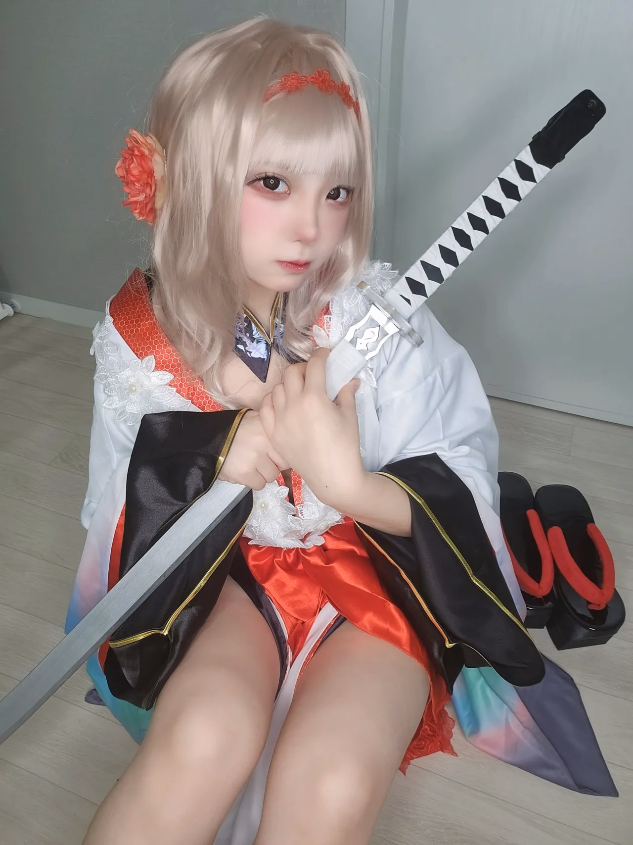 Hamumang as Scarlet — cosplay photo 7 of 19