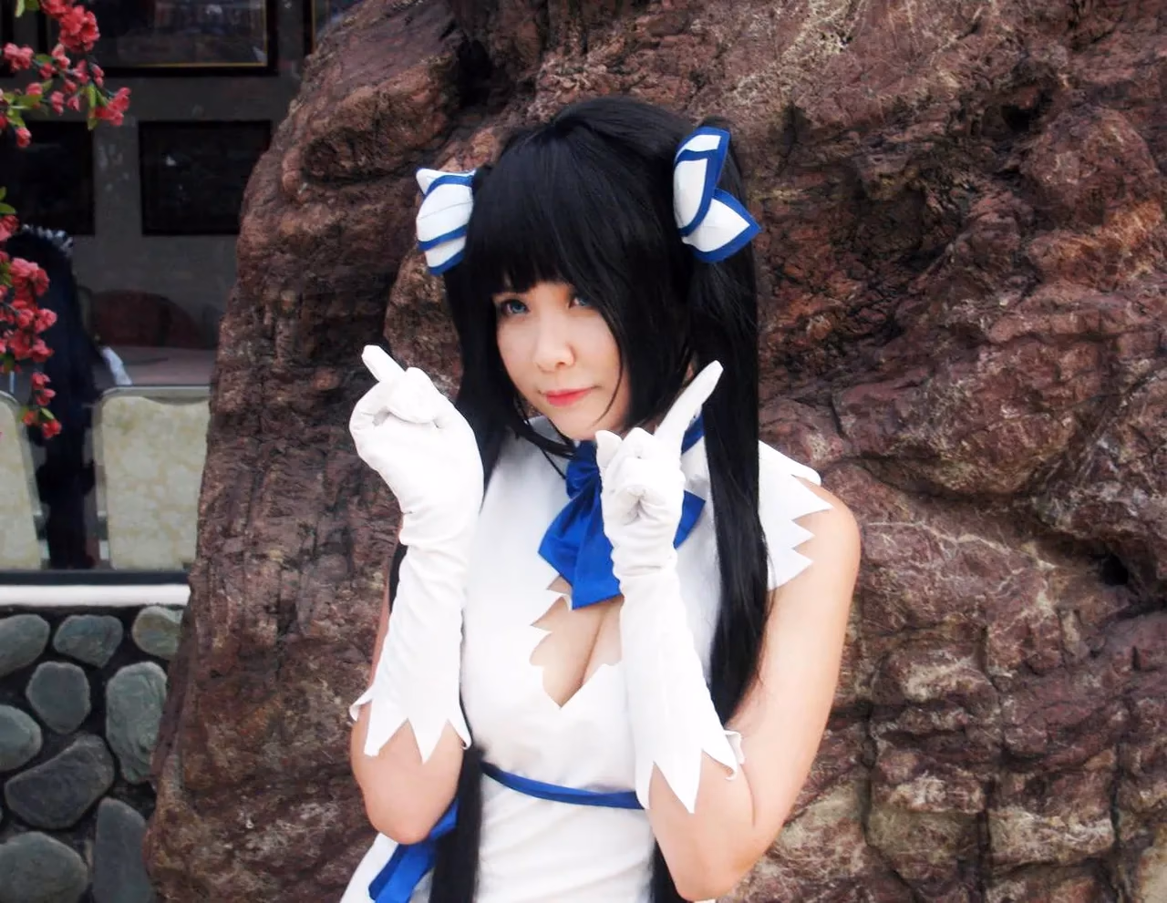Hana Bunny as Hestia — cosplay photo 12 of 15
