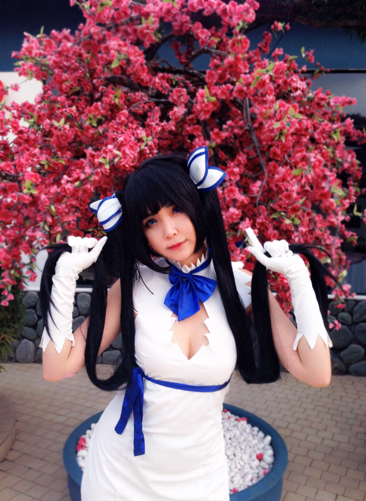 Hana Bunny as Hestia — cosplay photo 14 of 15