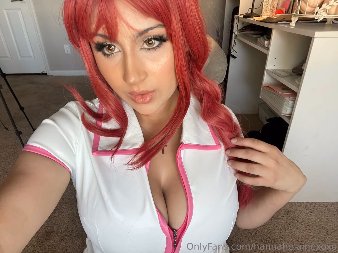 Hannah Elaine as Makima — cosplay photo 15 of 18
