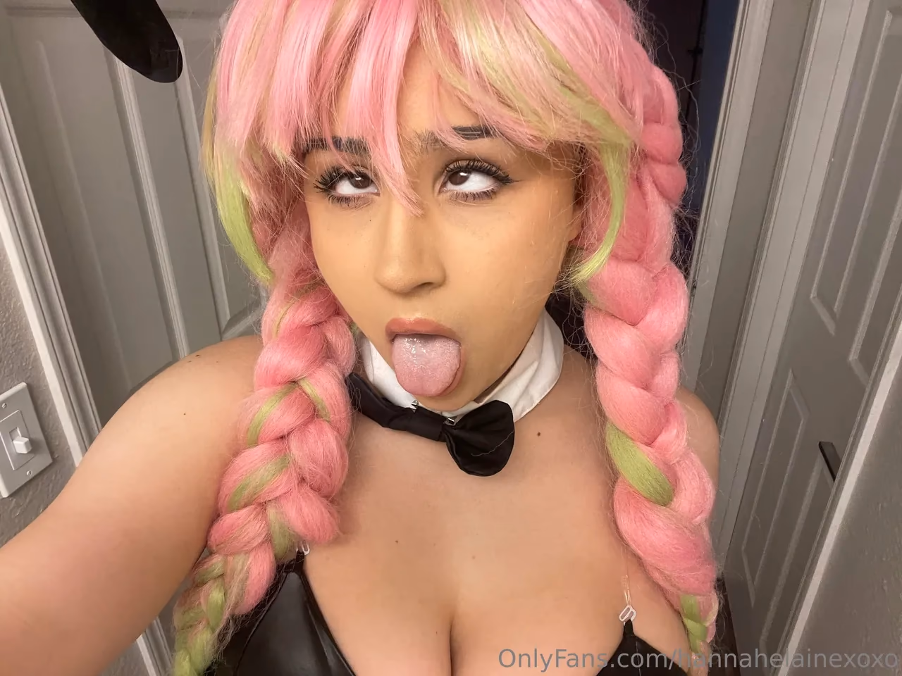 Hannah Elaine as Mitsuri Kanroji — cosplay photo 7 of 7