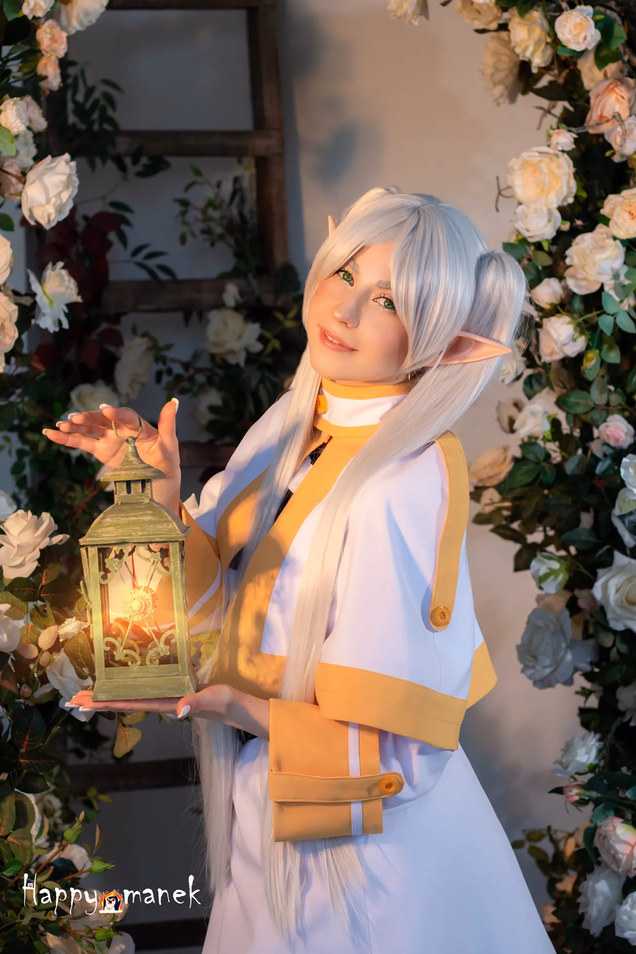 Happy_Manek as Frieren — cosplay photo 2 of 32