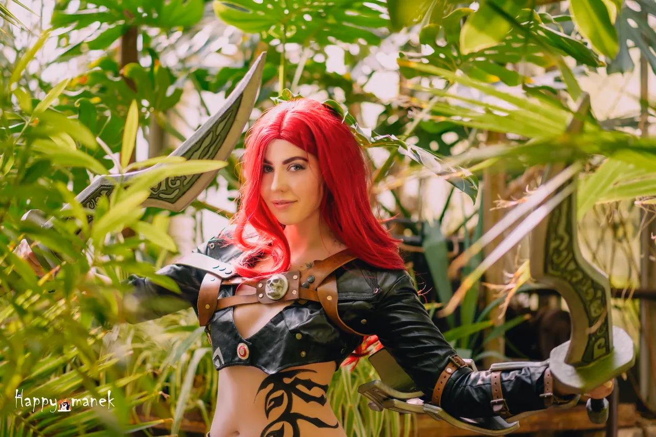 Happy_Manek as Katarina — cosplay photo 14 of 20