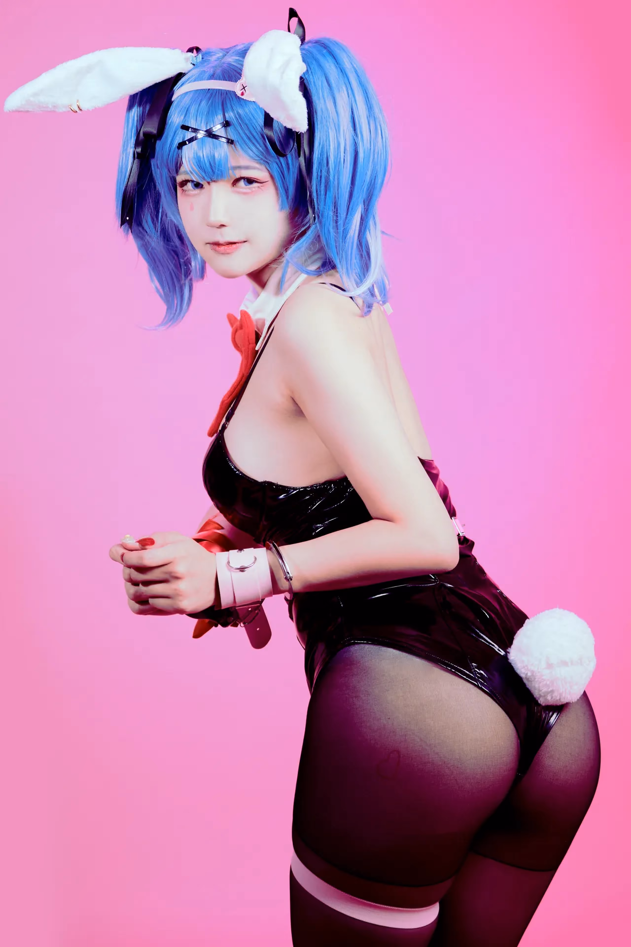 HEEYA as Hatsune Miku — cosplay photo 7 of 25