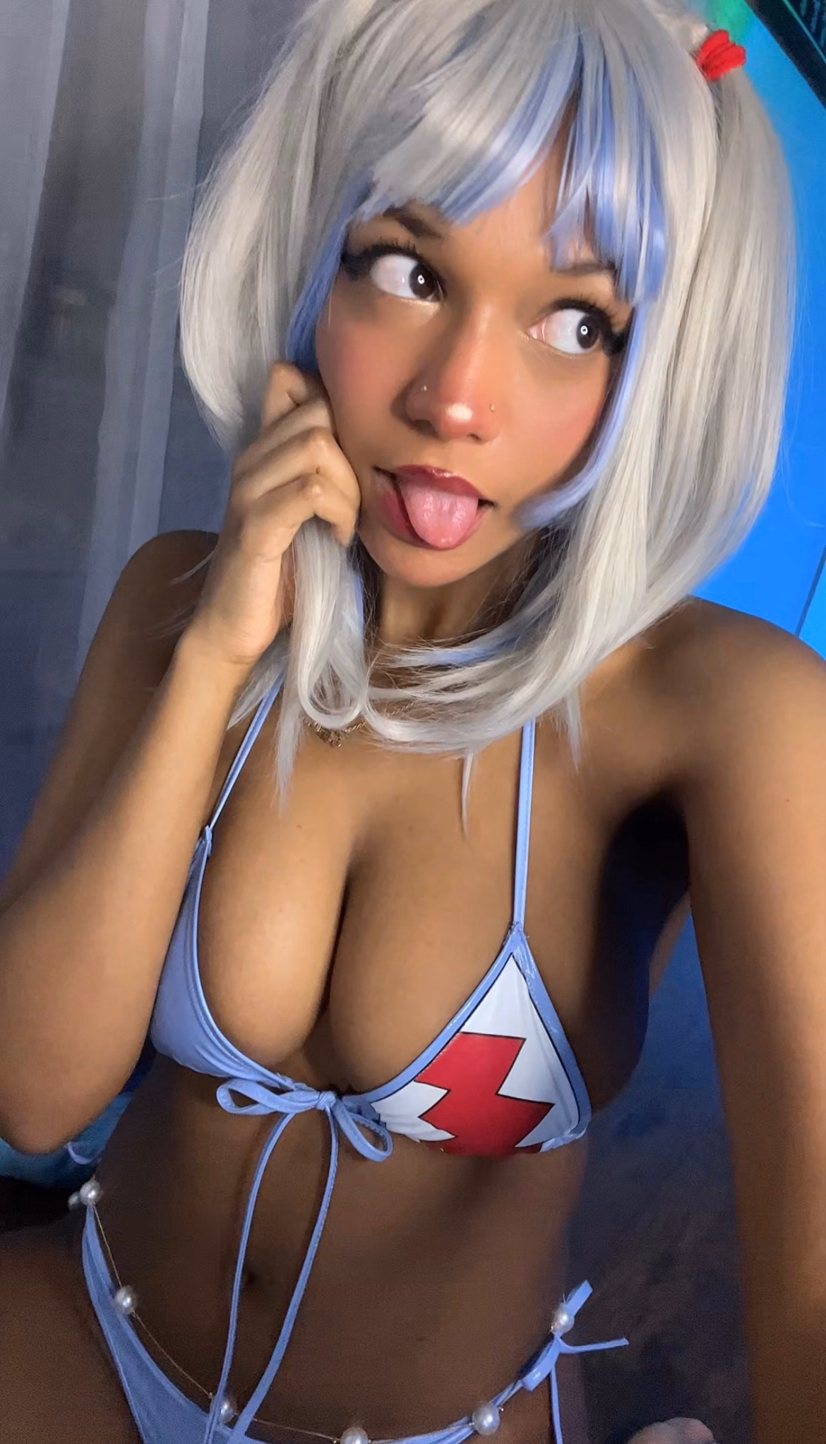 Hehe Katt as Gawr Gura — cosplay photo 30 of 35