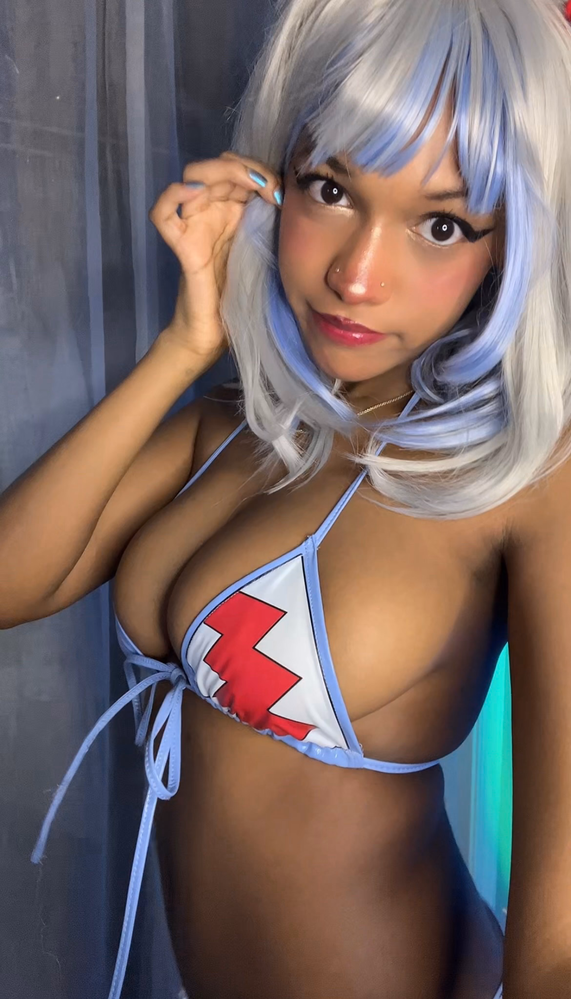 Hehe Katt as Gawr Gura — cosplay photo 32 of 35