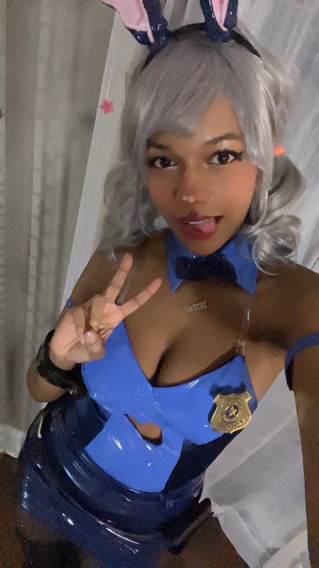 Hehe Katt as Judy Hopps — cosplay photo 10 of 30