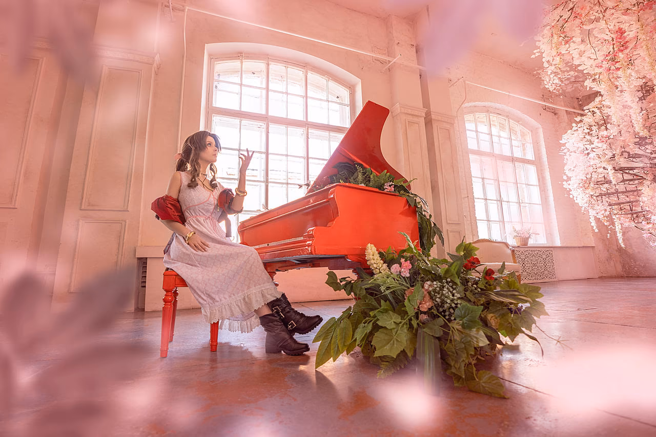 Helly von Valentine as Aerith Gainsborough — cosplay photo 3 of 35