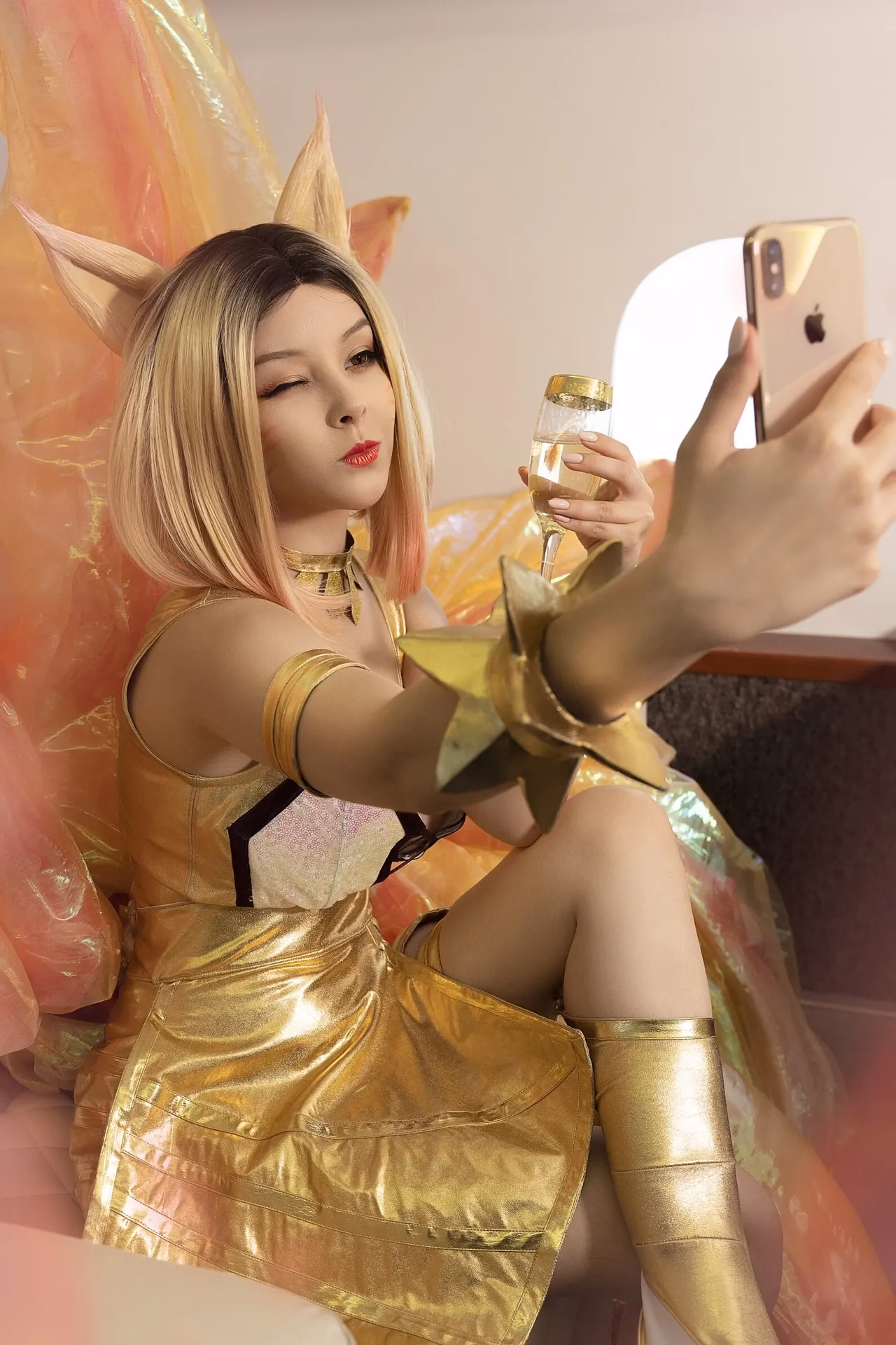 Helly von Valentine as Ahri — cosplay photo 2 of 23