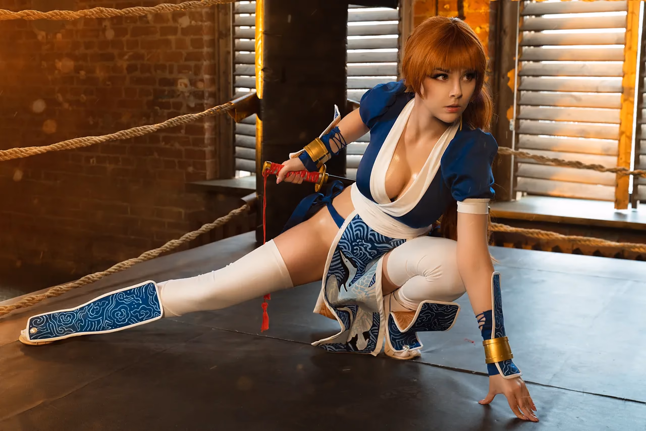 Helly von Valentine as Kasumi — cosplay photo 1 of 13