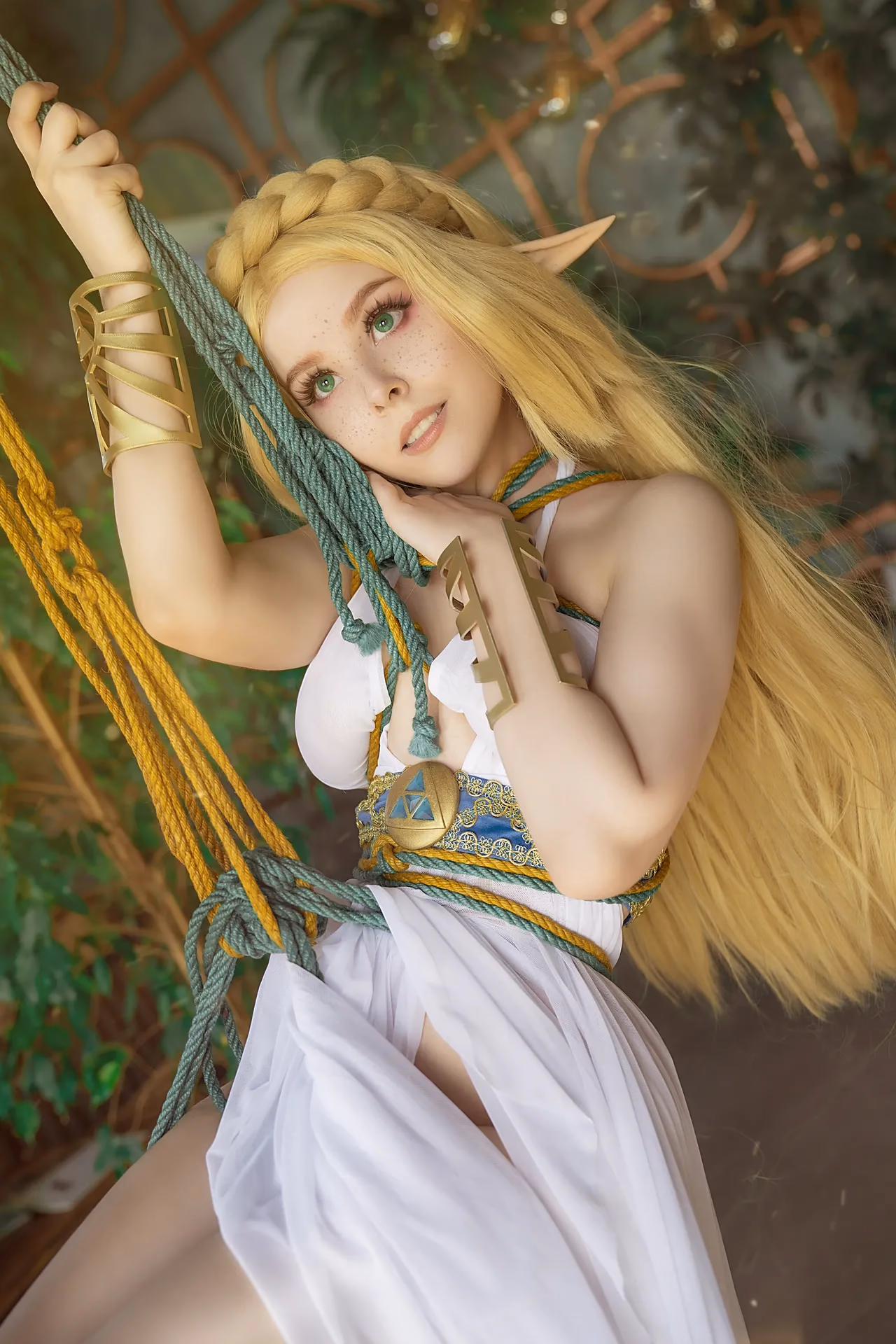 Helly von Valentine as Princess Zelda — cosplay photo 12 of 23