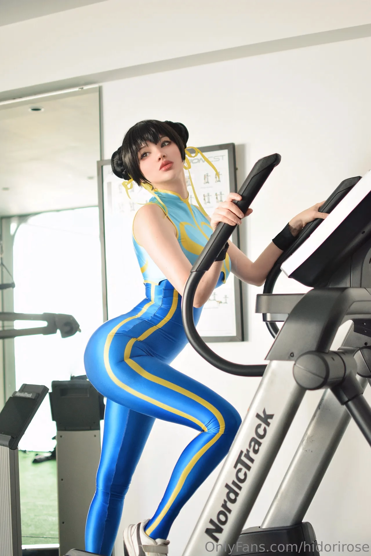 Hidori Rose as Chun-Li — cosplay photo 13 of 31