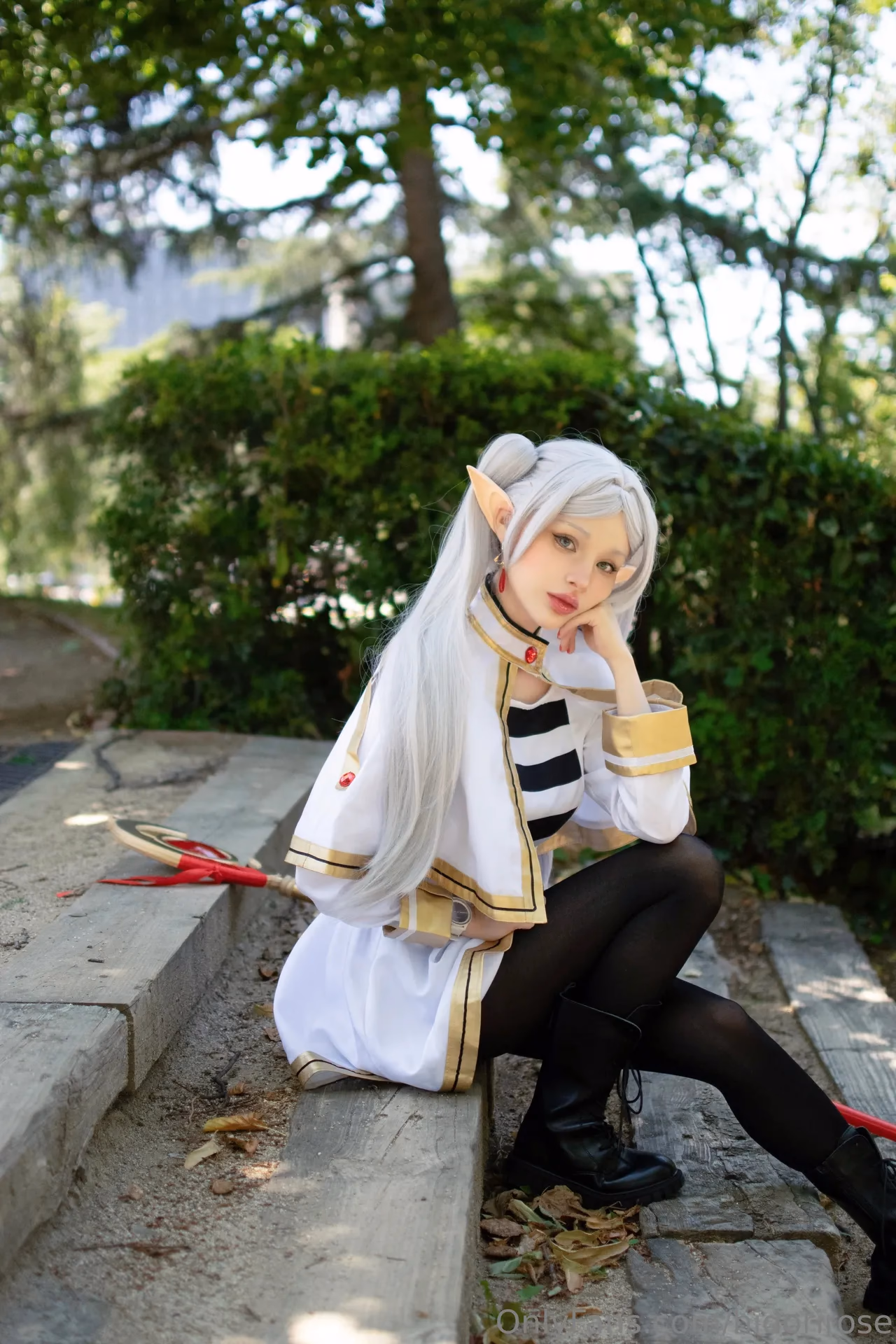 Hidori Rose as Frieren — cosplay photo 10 of 36