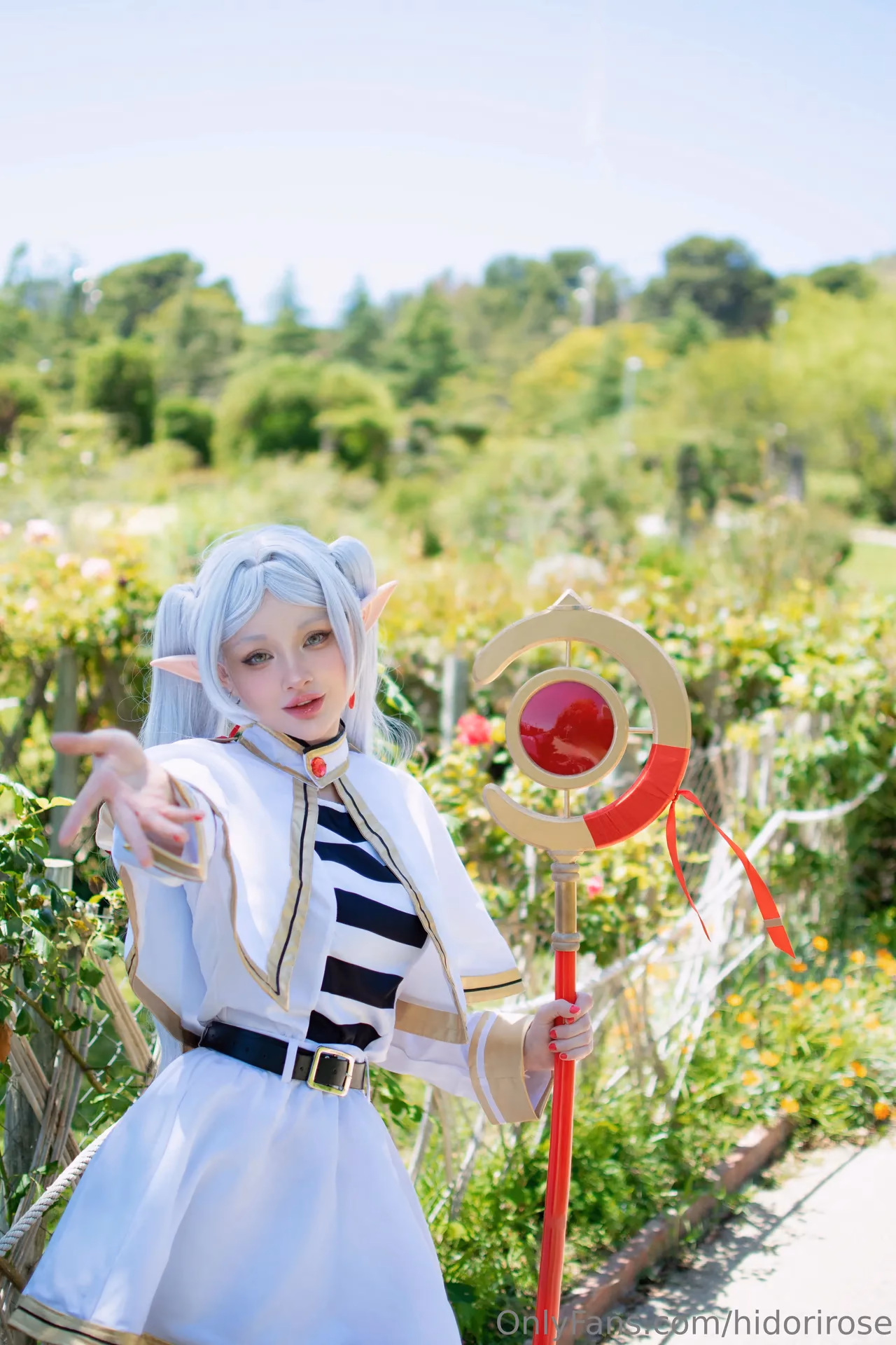 Hidori Rose as Frieren — cosplay photo 2 of 36