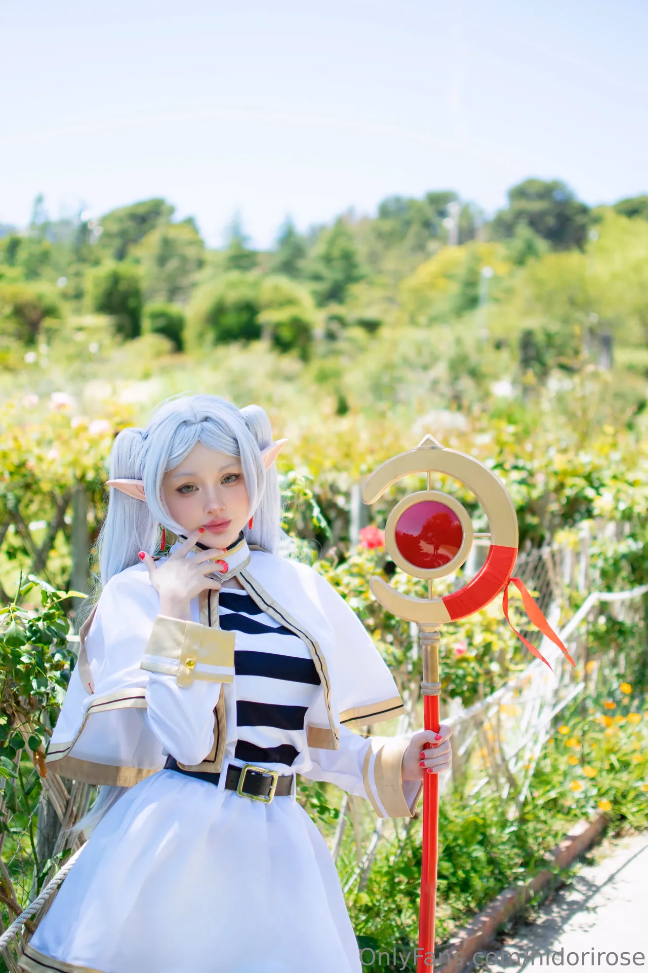 Hidori Rose as Frieren — cosplay photo 4 of 36