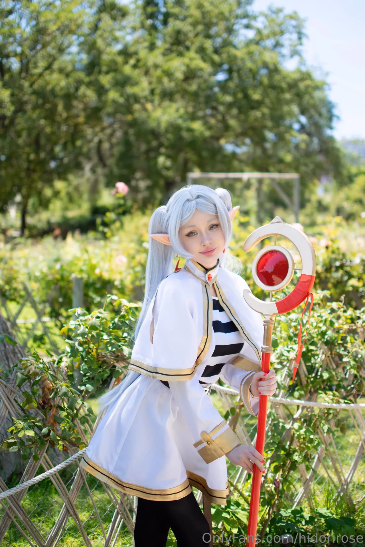 Hidori Rose as Frieren — cosplay photo 8 of 36