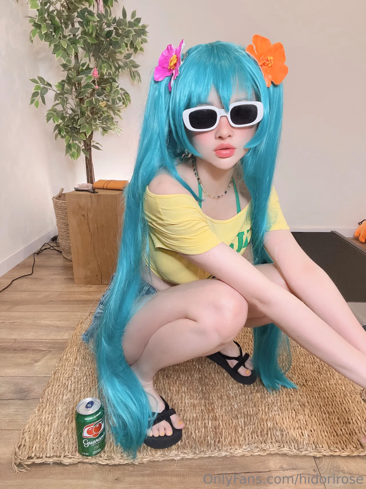 Hidori Rose as Hatsune Miku — cosplay photo 11 of 31