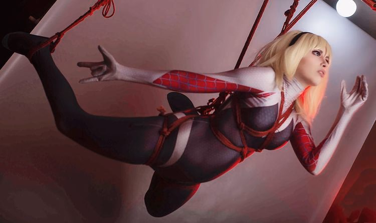 Hika as Gwen Stacy — cosplay photo 5 of 10