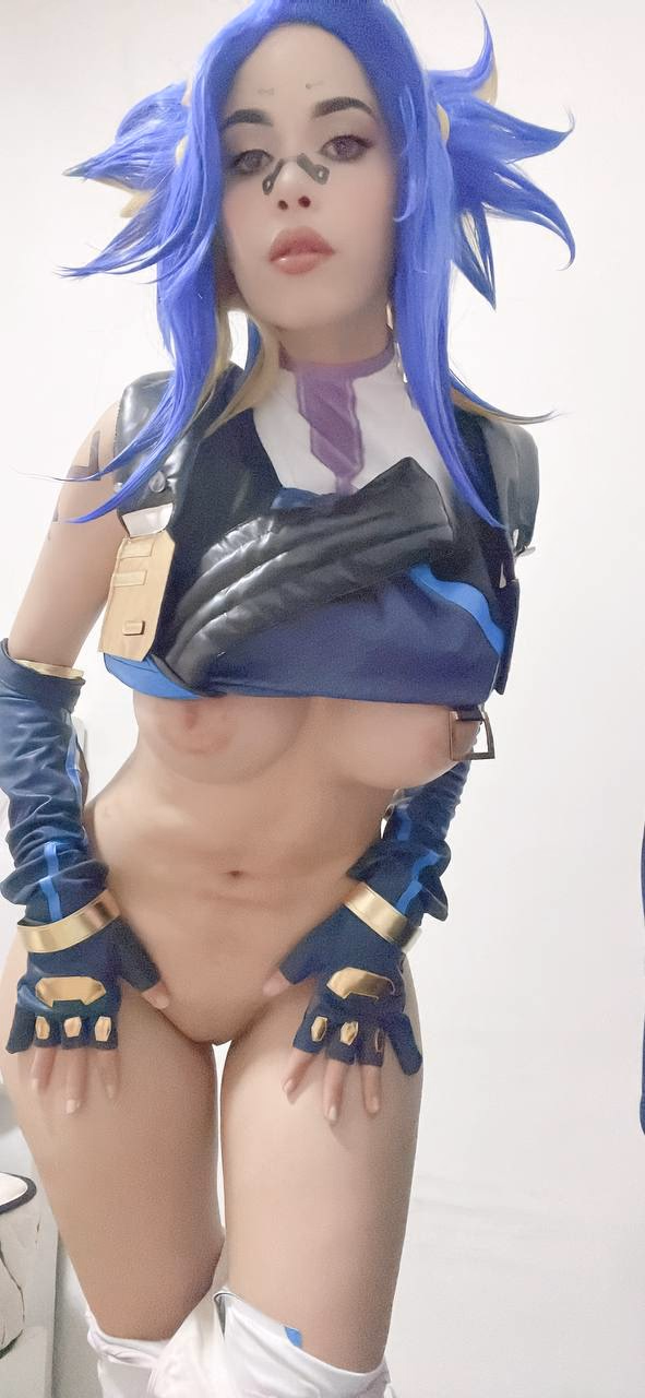 Hika as Neon — cosplay photo 7 of 8
