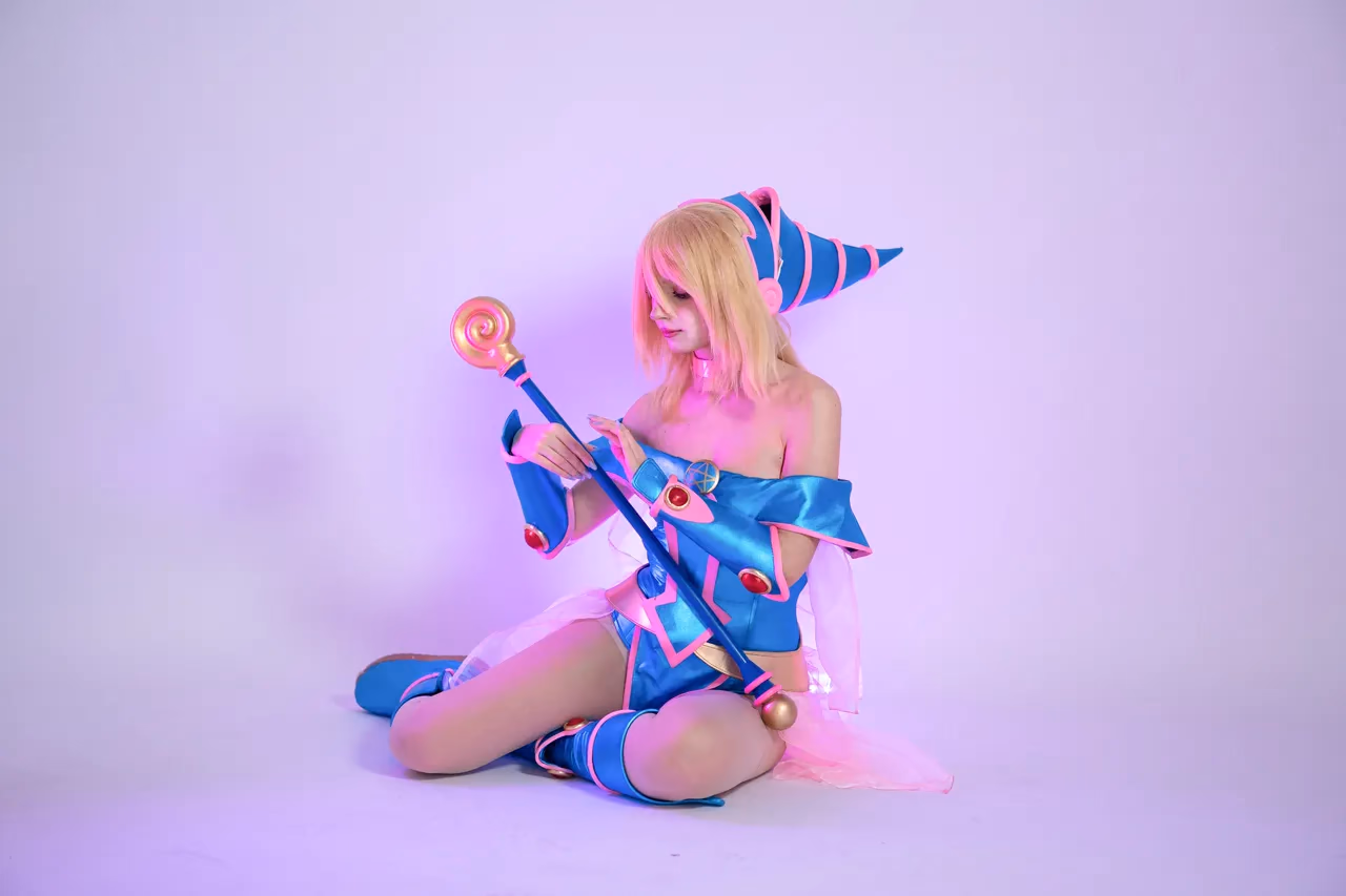 Himee.lily as Dark Magician Girl — cosplay photo 16 of 70
