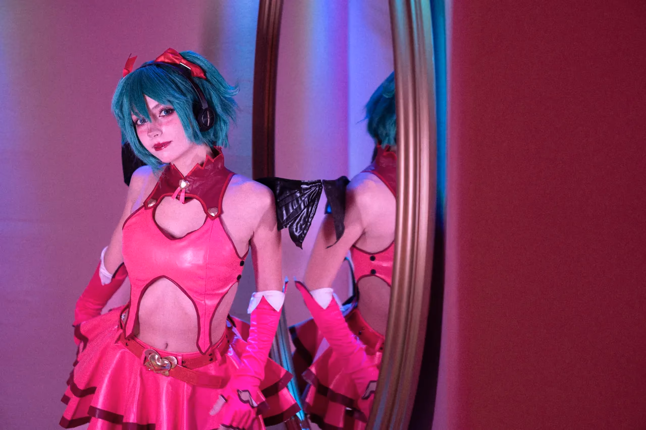 Himee.lily as Hatsune Miku — cosplay photo 38 of 50