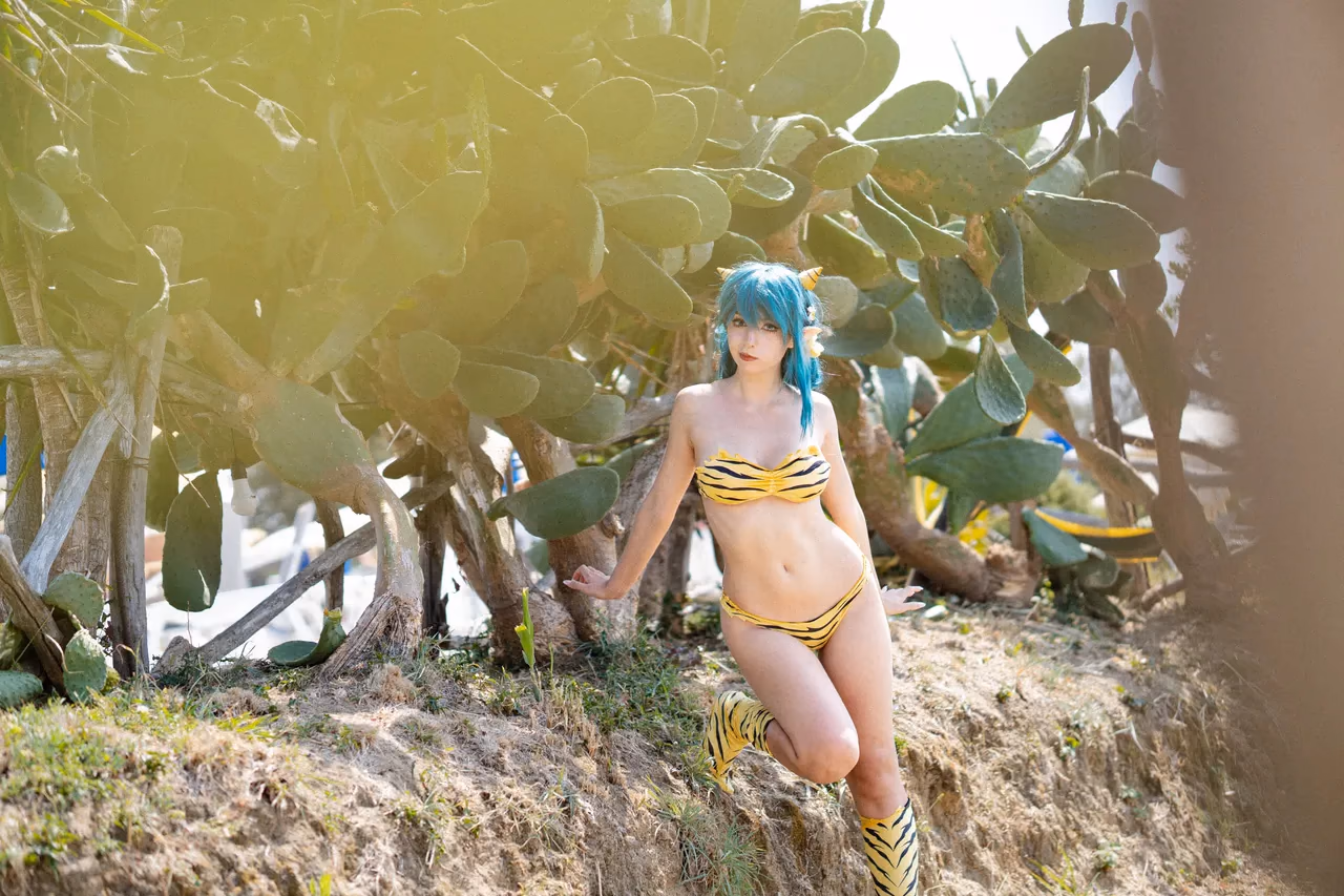 Himee.lily as Lum — cosplay photo 3 of 59