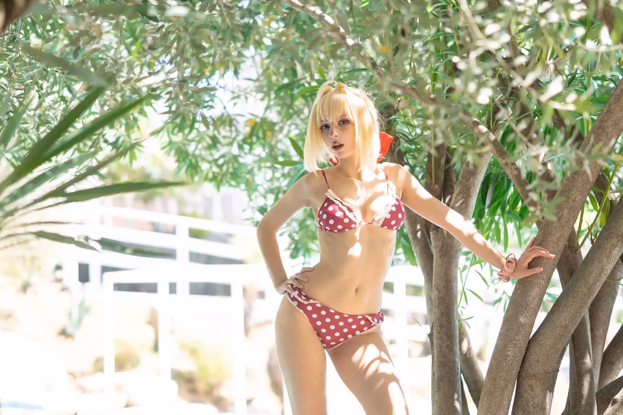 Himee.lily as Nero Claudius — cosplay photo 10 of 44