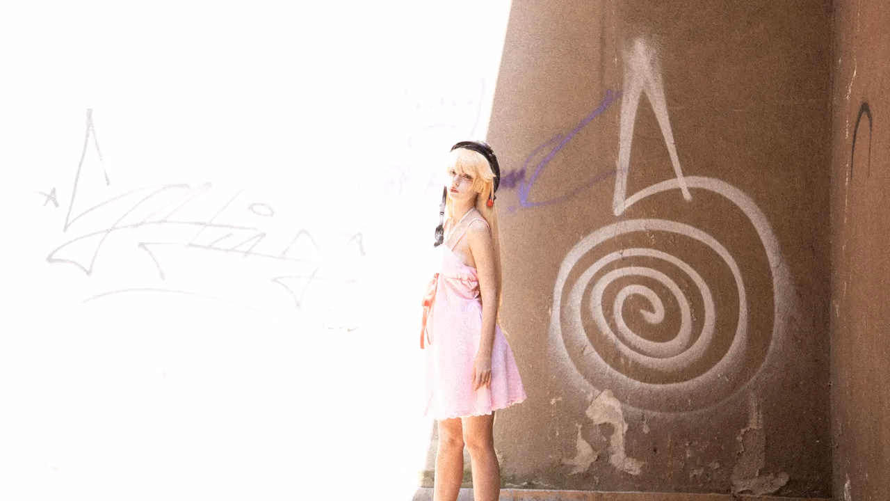Himee.lily as Shinobu Oshino — cosplay photo 1 of 100