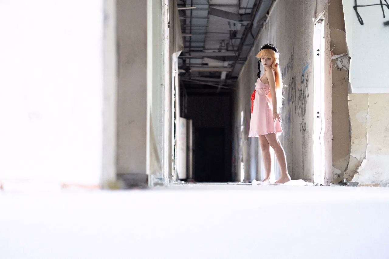 Himee.lily as Shinobu Oshino — cosplay photo 10 of 100