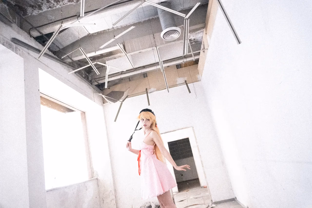 Himee.lily as Shinobu Oshino — cosplay photo 15 of 100
