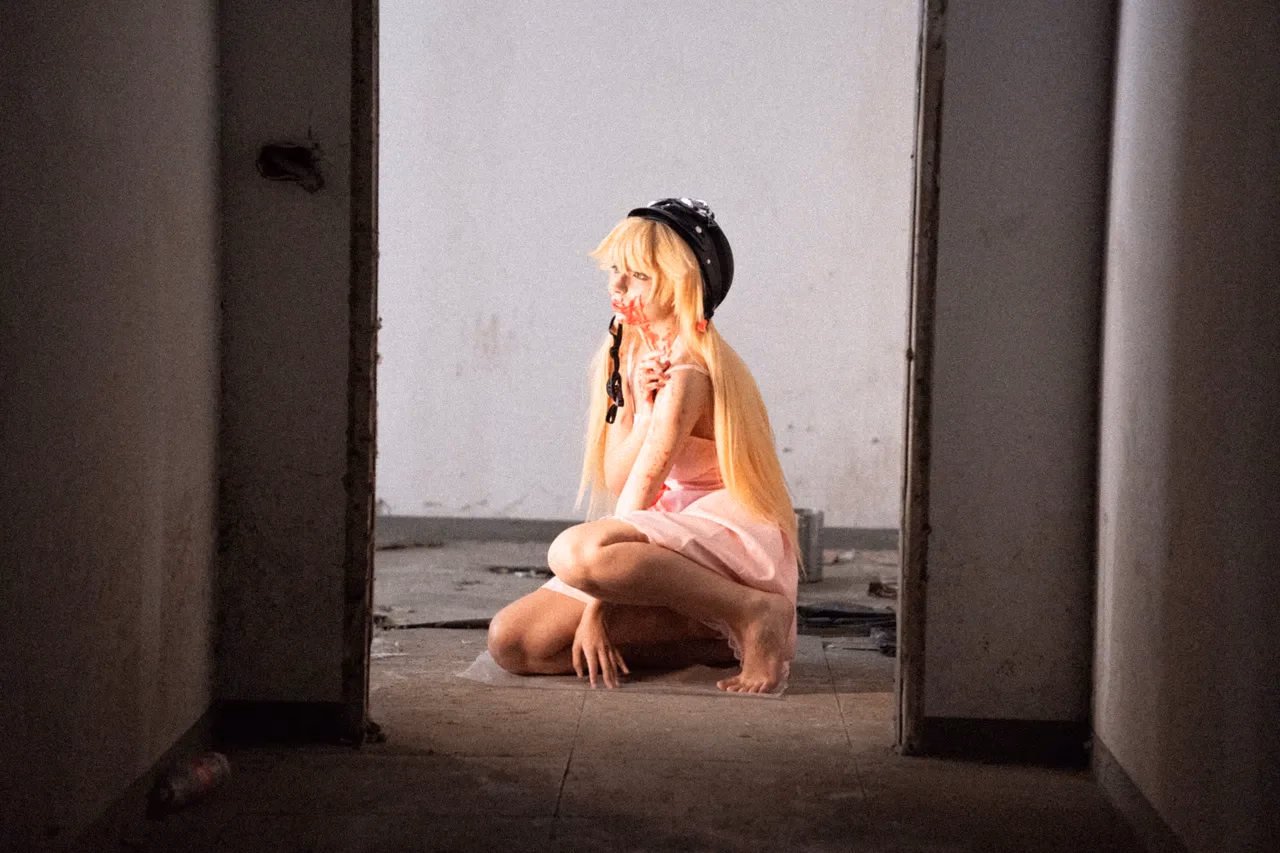 Himee.lily as Shinobu Oshino — cosplay photo 2 of 100
