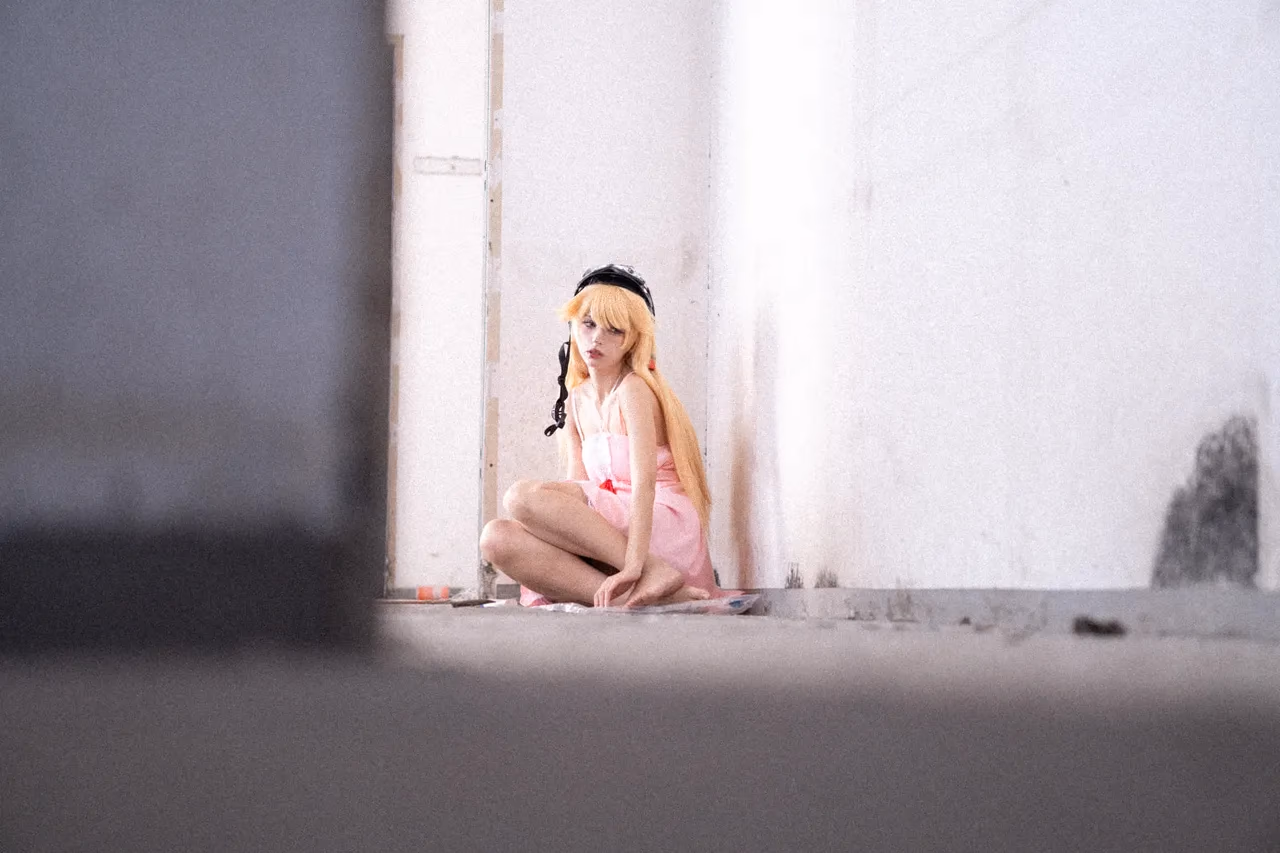 Himee.lily as Shinobu Oshino — cosplay photo 32 of 100