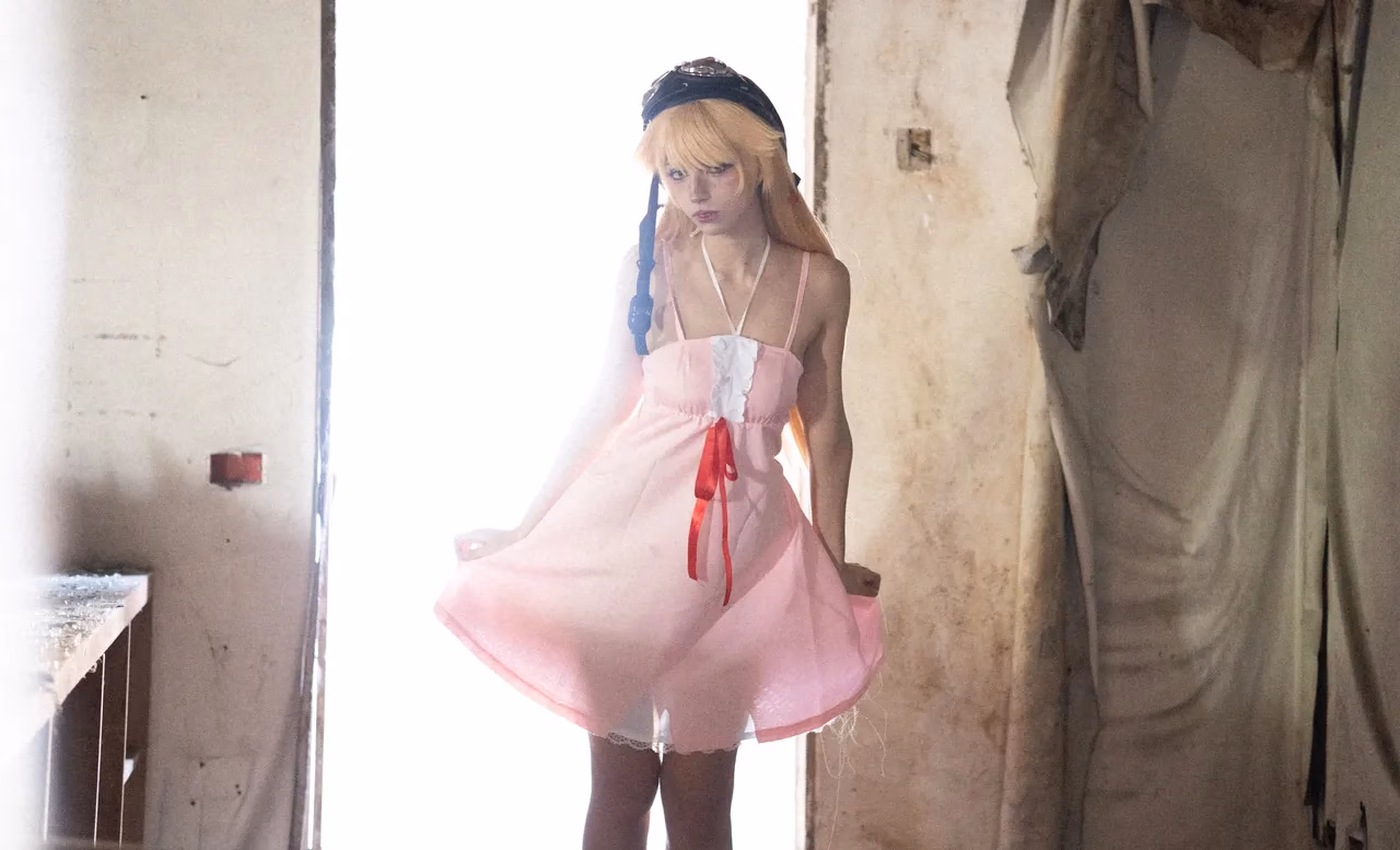 Himee.lily as Shinobu Oshino — cosplay photo 33 of 100