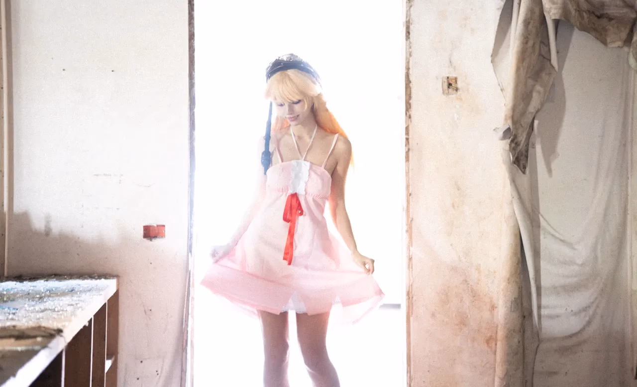 Himee.lily as Shinobu Oshino — cosplay photo 34 of 100