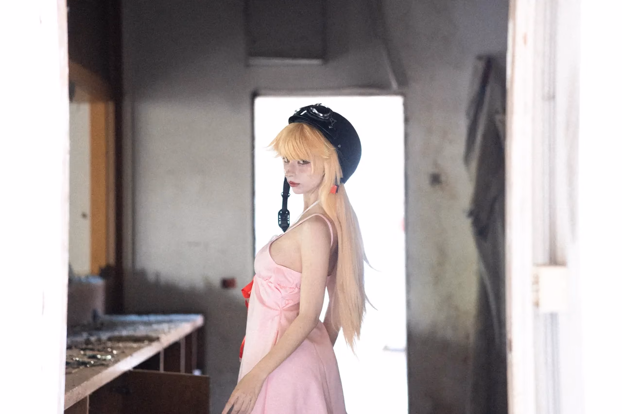 Himee.lily as Shinobu Oshino — cosplay photo 36 of 100