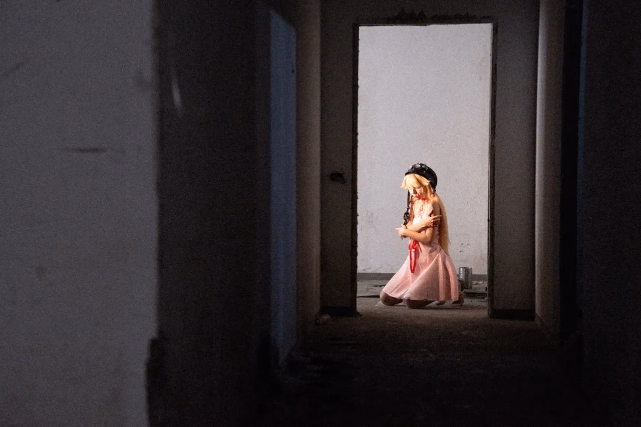Himee.lily as Shinobu Oshino — cosplay photo 38 of 100