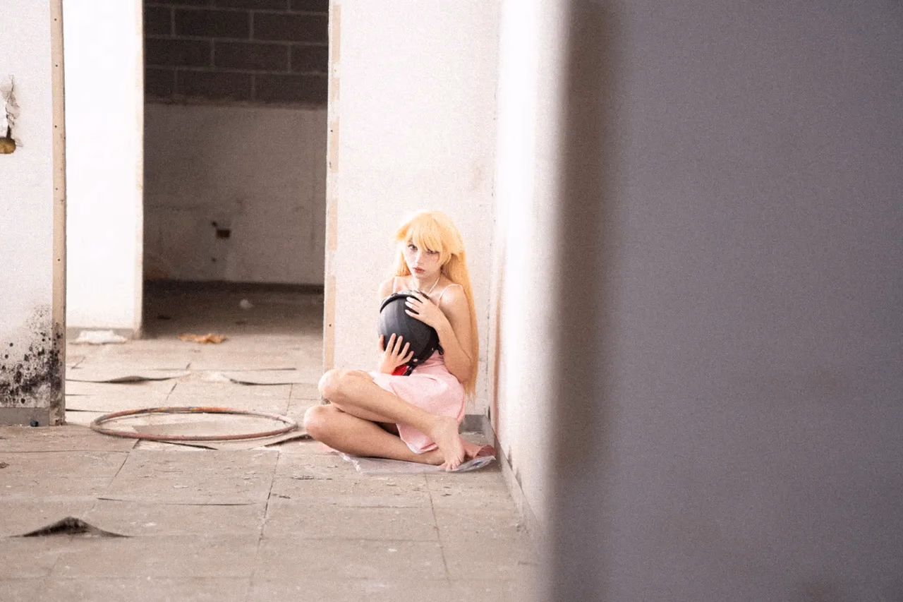 Himee.lily as Shinobu Oshino — cosplay photo 51 of 100