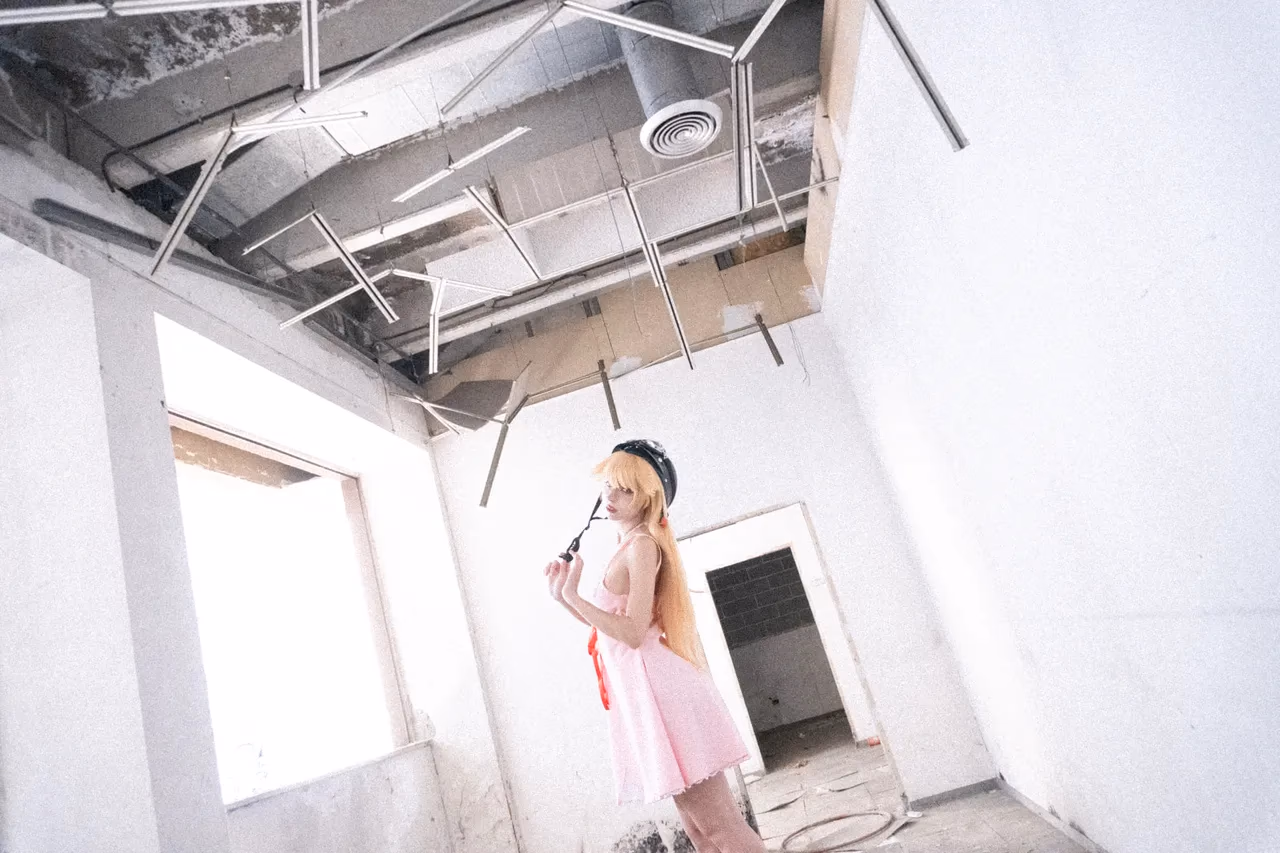 Himee.lily as Shinobu Oshino — cosplay photo 53 of 100