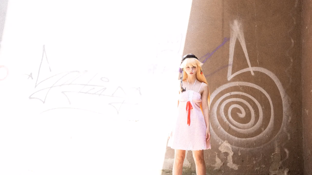 Himee.lily as Shinobu Oshino — cosplay photo 54 of 100