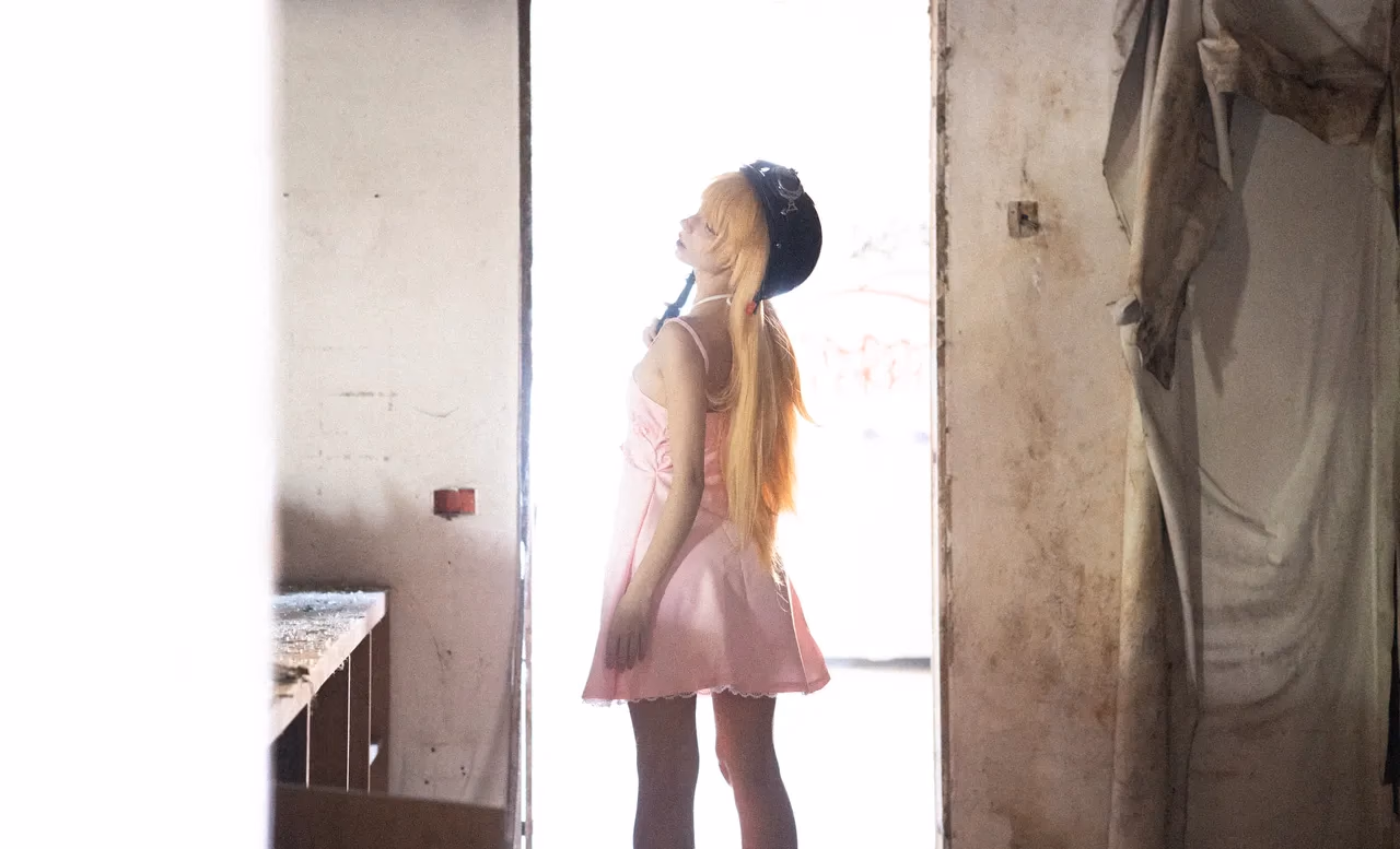 Himee.lily as Shinobu Oshino — cosplay photo 58 of 100