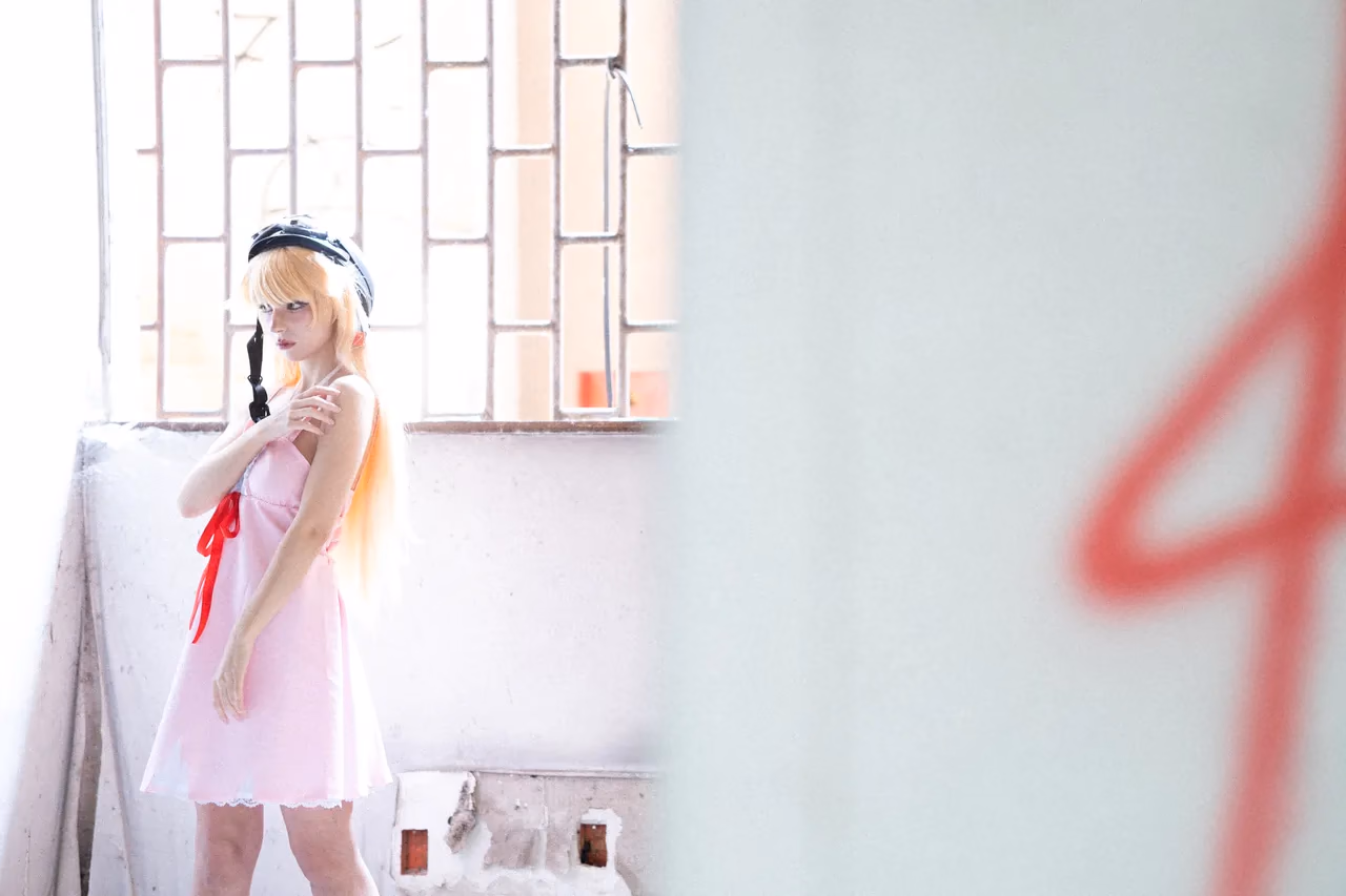 Himee.lily as Shinobu Oshino — cosplay photo 69 of 100