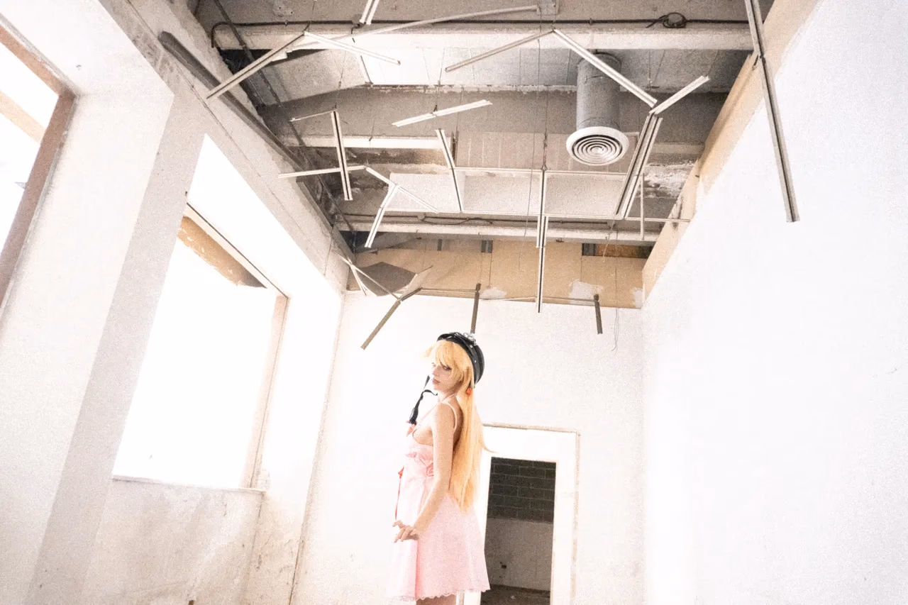Himee.lily as Shinobu Oshino — cosplay photo 75 of 100
