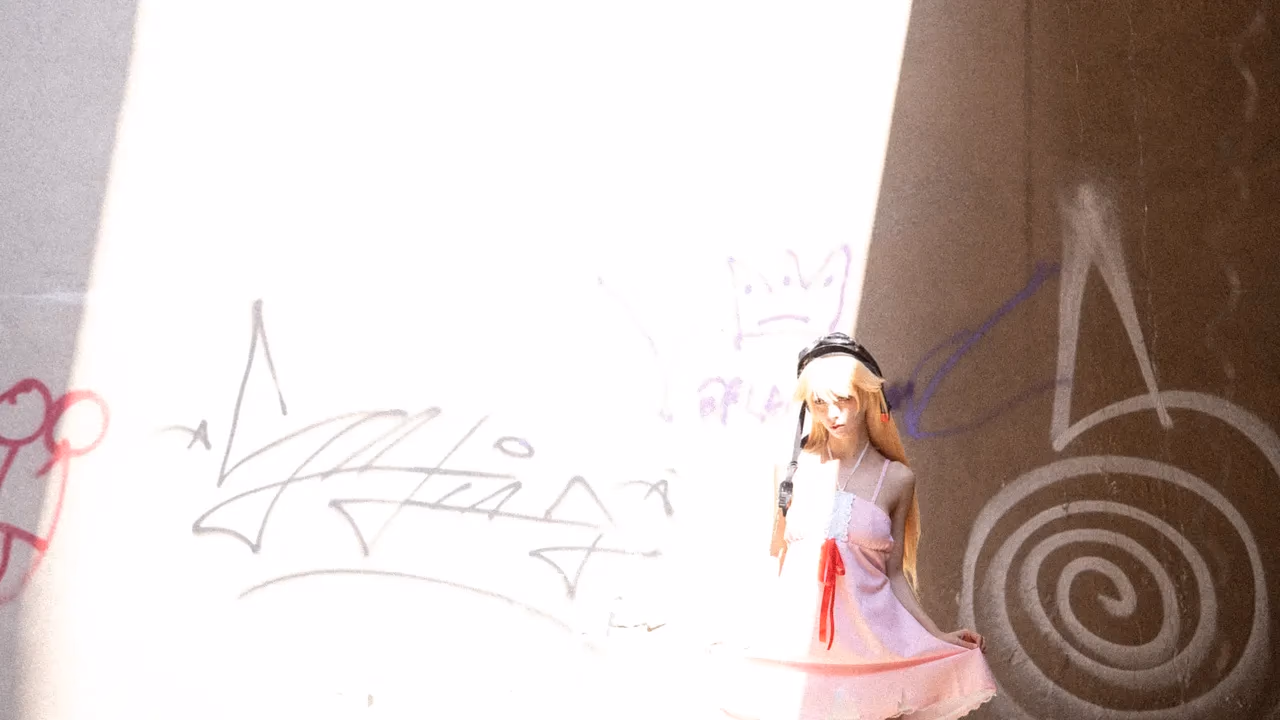 Himee.lily as Shinobu Oshino — cosplay photo 76 of 100