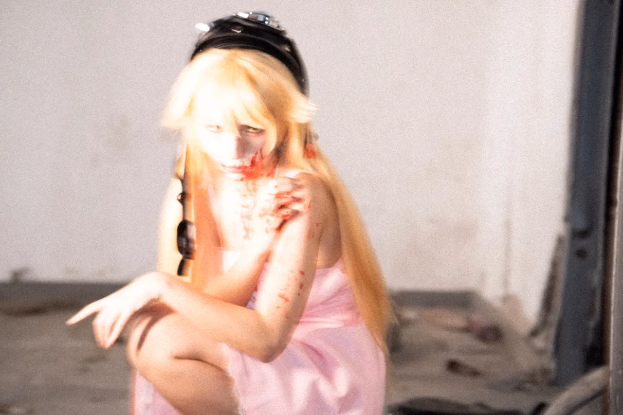 Himee.lily as Shinobu Oshino — cosplay photo 85 of 100